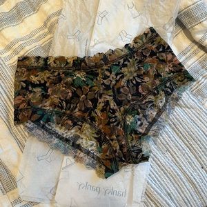 Hanky Panky floral Boy short underwear NWT